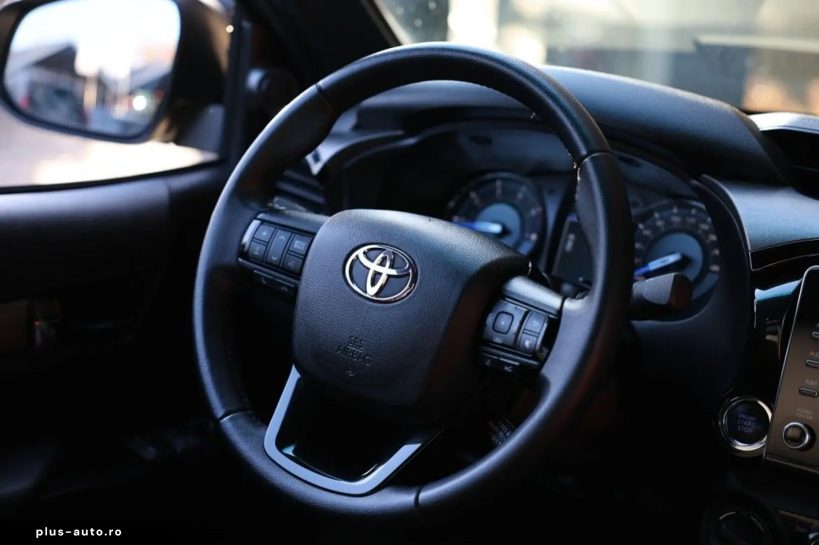 Hilux 2.8 D-4D X-TRA CAB INVINCIBLE