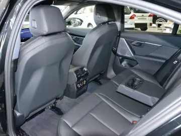 520i A   HUD   LED   4 ZONEN   HARMAN   ACC