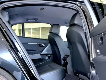 520i A   HUD   LED   4 ZONEN   HARMAN   ACC