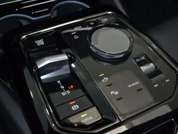 520i A   HUD   LED   4 ZONEN   HARMAN   ACC