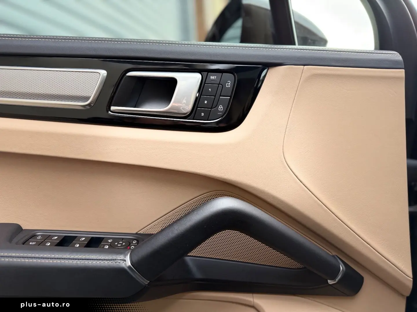 Cayenne Hybrid Platinum Edition