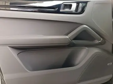 Cayenne Coupe E-Hybrid