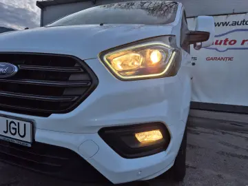 Ford Transit Custom Kombi 2.0 EcoBlue 130 CP L2H1 Trend Aut.