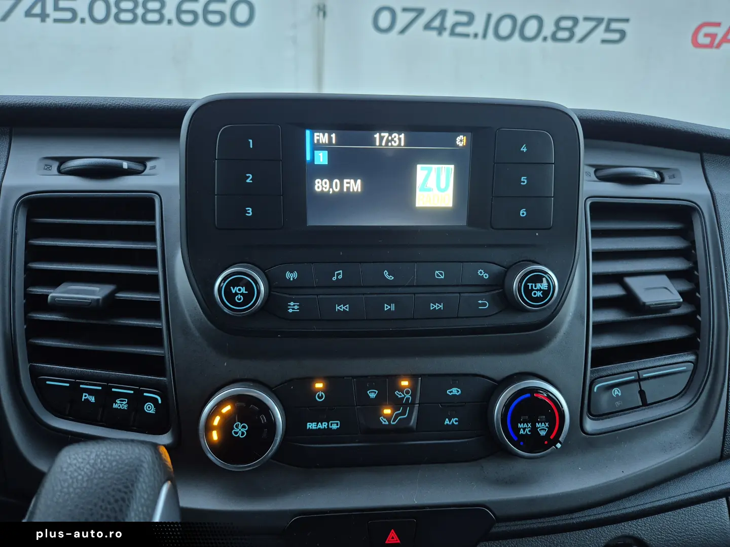 Ford Transit Custom Kombi 2.0 EcoBlue 130 CP L2H1 Trend Aut.