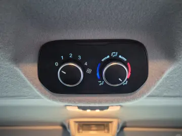 Ford Transit Custom Kombi 2.0 EcoBlue 130 CP L2H1 Trend Aut.