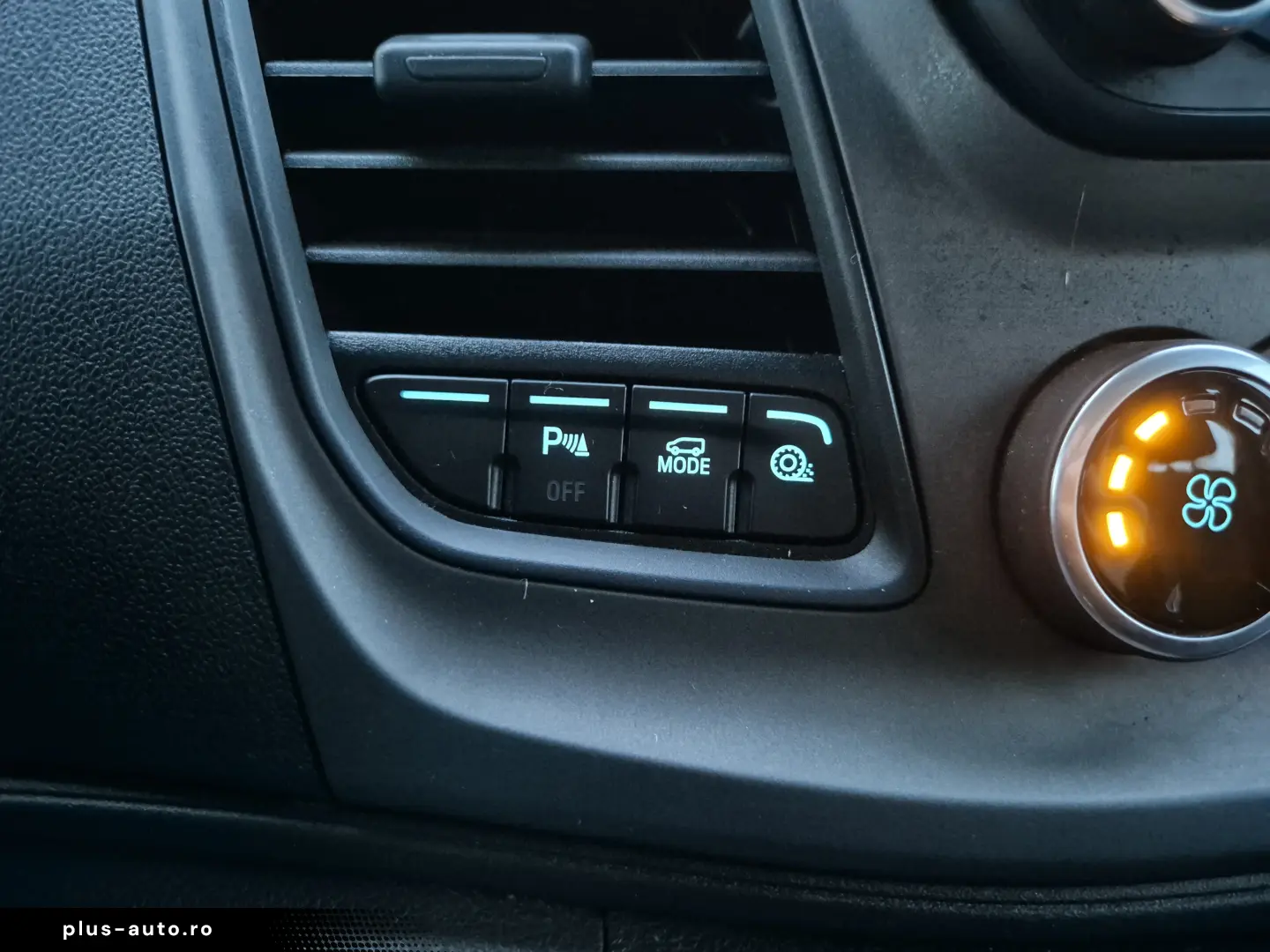 Ford Transit Custom Kombi 2.0 EcoBlue 130 CP L2H1 Trend Aut.