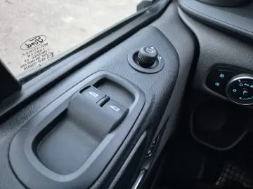 Ford Transit Custom Kombi 2.0 EcoBlue 130 CP L2H1 Trend Aut.