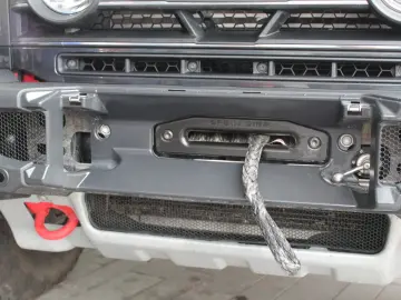 Grenadier Quartermaster Trialmaster mit Winde