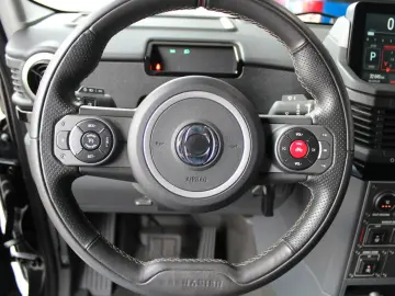 Grenadier Quartermaster Trialmaster mit Winde