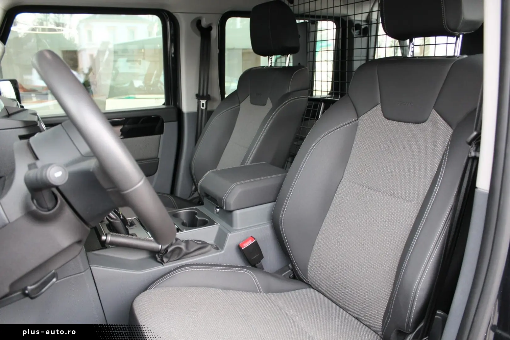 Grenadier Quartermaster Trialmaster mit Winde