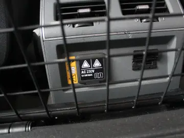 Grenadier Quartermaster Trialmaster mit Winde