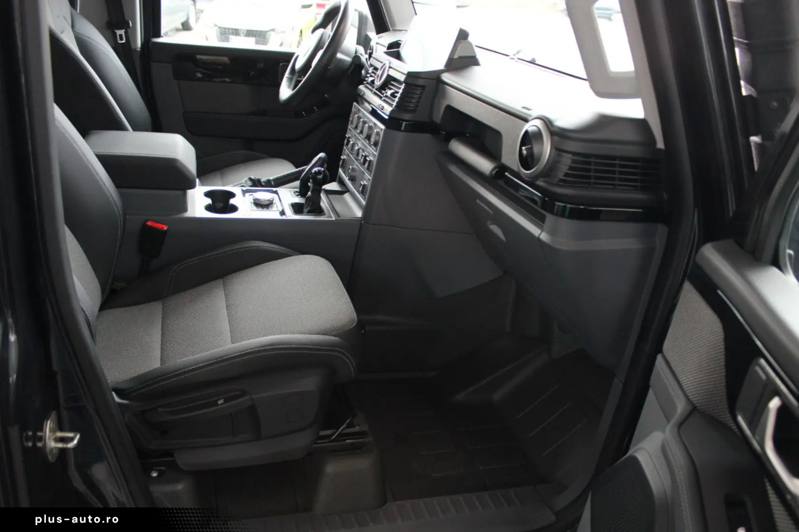 Grenadier Quartermaster Trialmaster mit Winde