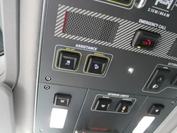 Grenadier Quartermaster Trialmaster mit Winde