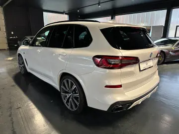X5 xDrive 45e M Sport Fond-Entertainment Pano HK
