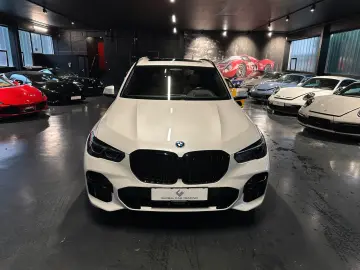 X5 xDrive 45e M Sport Fond-Entertainment Pano HK