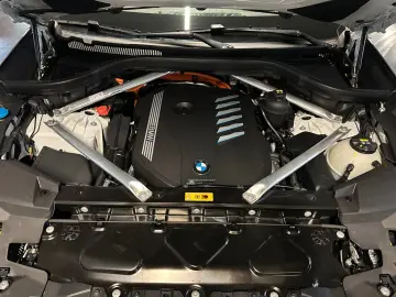 X5 xDrive 45e M Sport Fond-Entertainment Pano HK