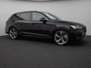 SQ7 4.0 TDI quattro. Panorama 360  HUD 7 Sitzer