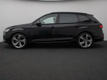SQ7 4.0 TDI quattro. Panorama 360  HUD 7 Sitzer