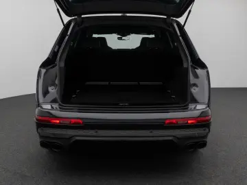 SQ7 4.0 TDI quattro. Panorama 360  HUD 7 Sitzer