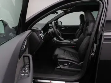 SQ7 4.0 TDI quattro. Panorama 360  HUD 7 Sitzer