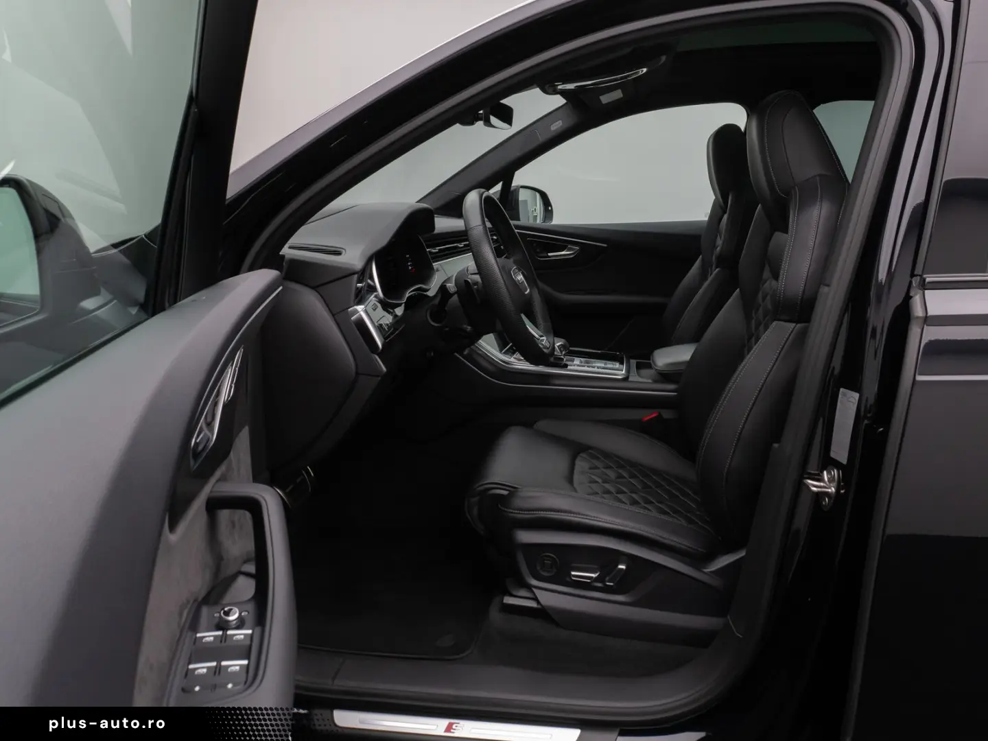 SQ7 4.0 TDI quattro. Panorama 360  HUD 7 Sitzer