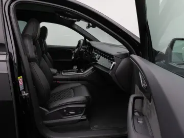 SQ7 4.0 TDI quattro. Panorama 360  HUD 7 Sitzer