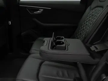 SQ7 4.0 TDI quattro. Panorama 360  HUD 7 Sitzer