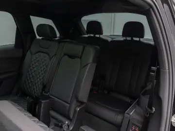 SQ7 4.0 TDI quattro. Panorama 360  HUD 7 Sitzer