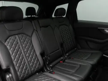 SQ7 4.0 TDI quattro. Panorama 360  HUD 7 Sitzer