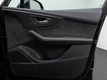 SQ7 4.0 TDI quattro. Panorama 360  HUD 7 Sitzer