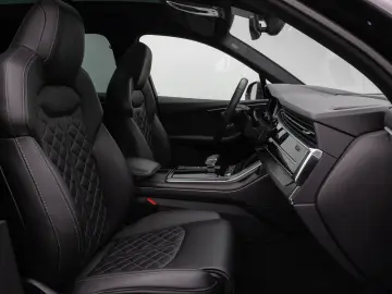 SQ7 4.0 TDI quattro. Panorama 360  HUD 7 Sitzer