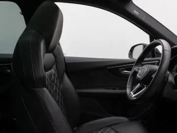 SQ7 4.0 TDI quattro. Panorama 360  HUD 7 Sitzer