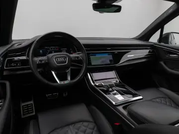 SQ7 4.0 TDI quattro. Panorama 360  HUD 7 Sitzer