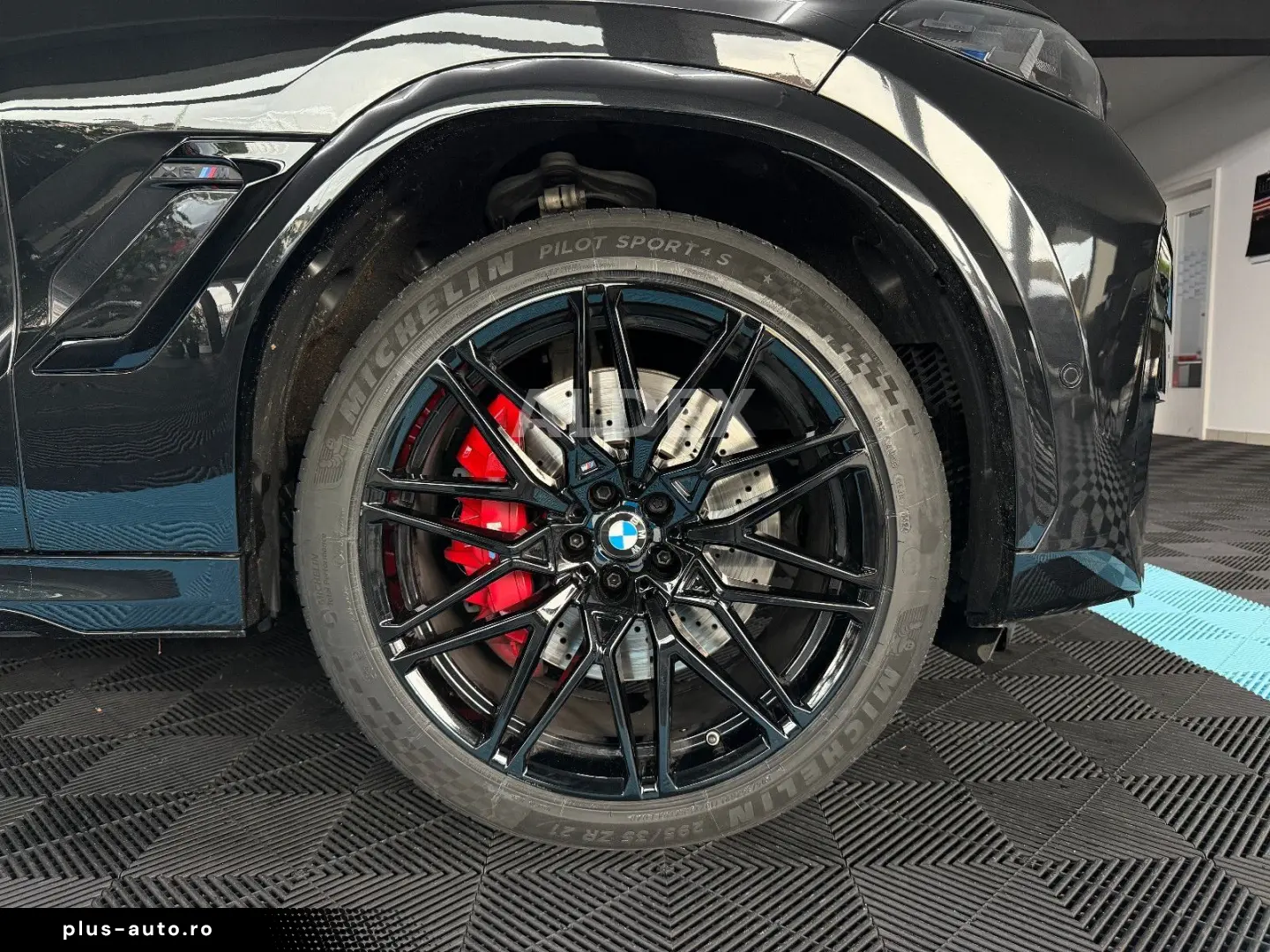 BMW X6 M Comp B&W SKYLOUNGE CARBON MASSAGE