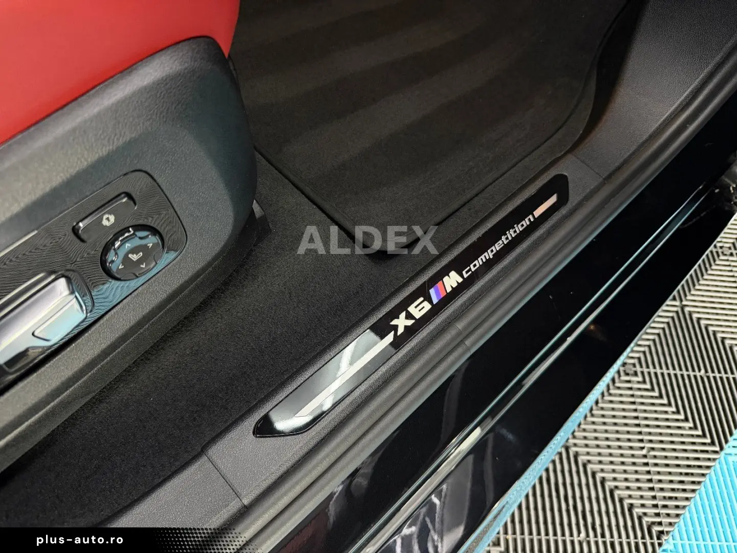 BMW X6 M Comp B&W SKYLOUNGE CARBON MASSAGE