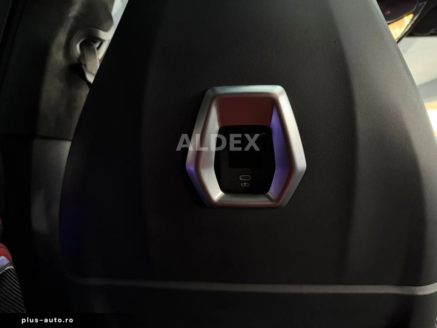 BMW X6 M Comp B&W SKYLOUNGE CARBON MASSAGE