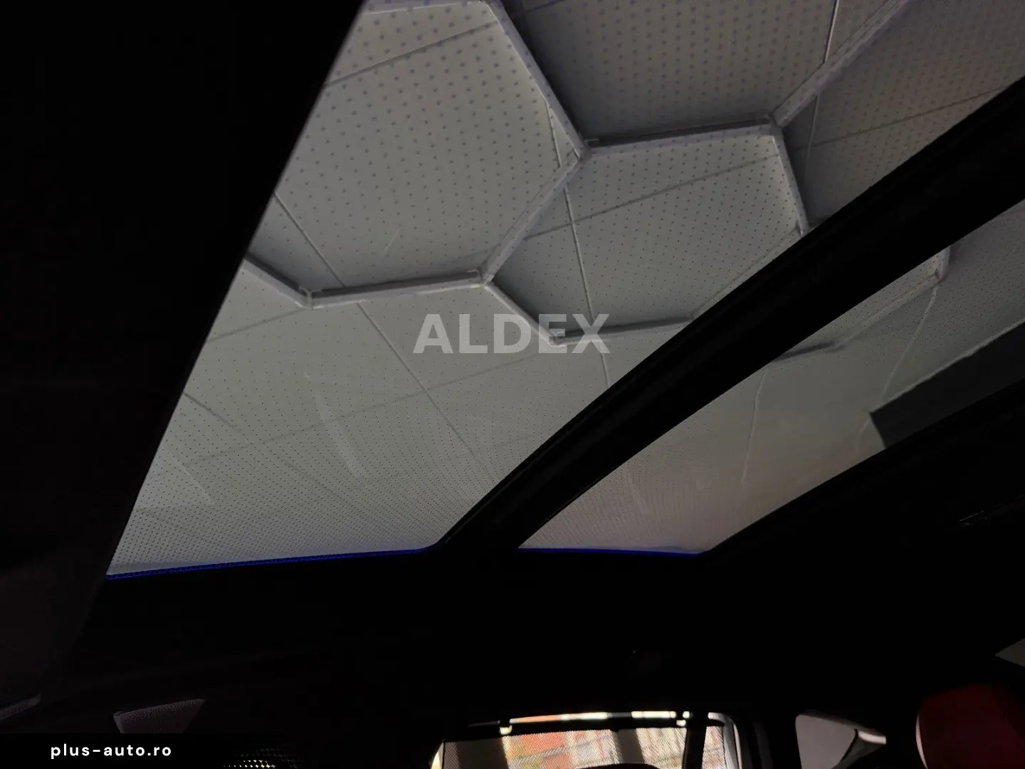 BMW X6 M Comp B&W SKYLOUNGE CARBON MASSAGE