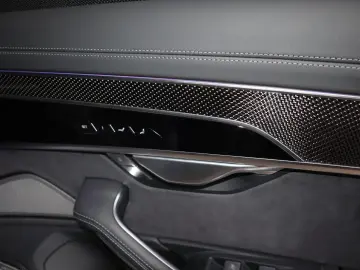 A8L 60 TFSIe lang ALL-BLACK CARBON UNIKAT UPE190