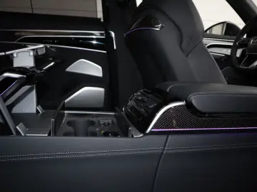 A8L 60 TFSIe lang ALL-BLACK CARBON UNIKAT UPE190