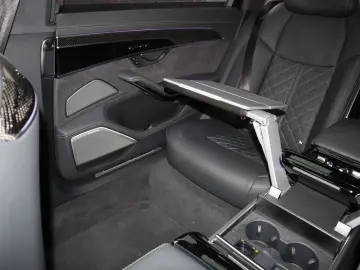 A8L 60 TFSIe lang ALL-BLACK CARBON UNIKAT UPE190