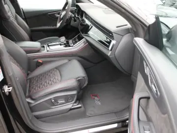 RSQ8 4.0 TFSI quattro MATRIX AHK B&O LEDER HUD K