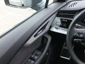 SQ7 4.0 TFSI quattro HUD PANO AIRSUSPENSION MATR