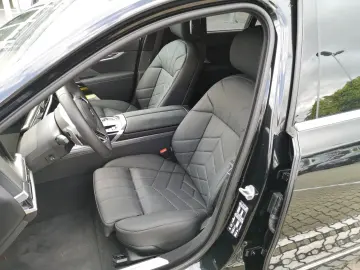 740 d xDrive HUD Luftfederung Leder Panorama