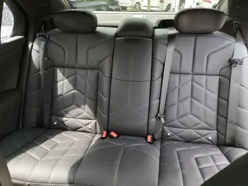 740 d xDrive HUD Luftfederung Leder Panorama