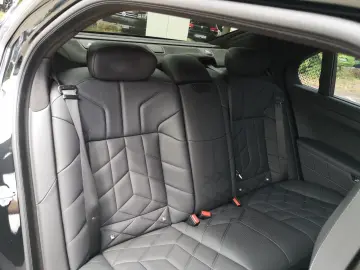 740 d xDrive HUD Luftfederung Leder Panorama