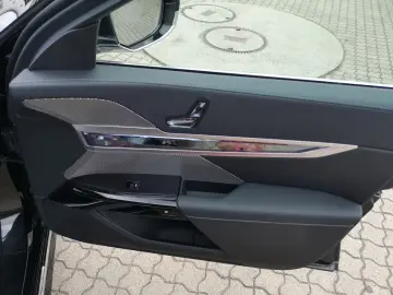 740 d xDrive HUD Luftfederung Leder Panorama