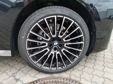 740 d xDrive HUD Luftfederung Leder Panorama