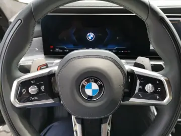 740 d xDrive HUD Luftfederung Leder Panorama