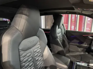 RSQ8 4.0 TFSI quattro PANO 360  AHK HEADUP B&O