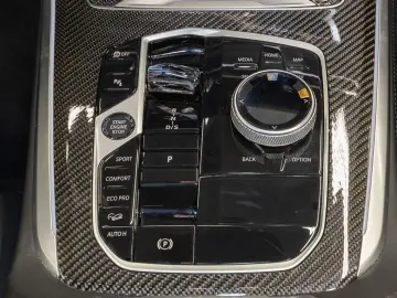 X5 M60i xDrive Sportpaket Gestiksteuerung DAB